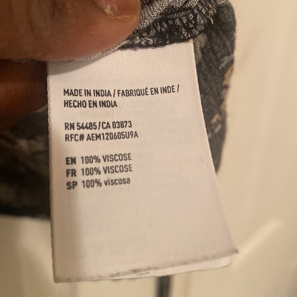 American eagle woman Boho floral blouse with button down back keyhole front in… - Picture 7 of 8